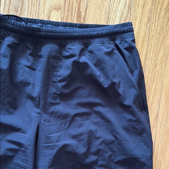 Lululemon sz XL Pace Breaker Out Of Mind Liner 9" Black Shorts great condition - Picture 4 of 13